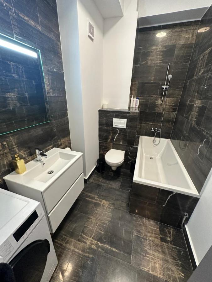 Mojo-Jojo / A Funky Stay Iasi Exteriör bild